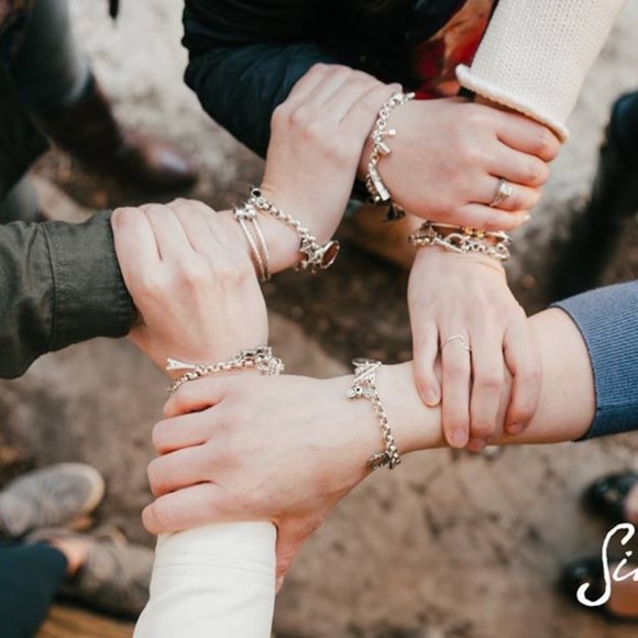 Meet your Posher, Molly - Picture 1 of 1